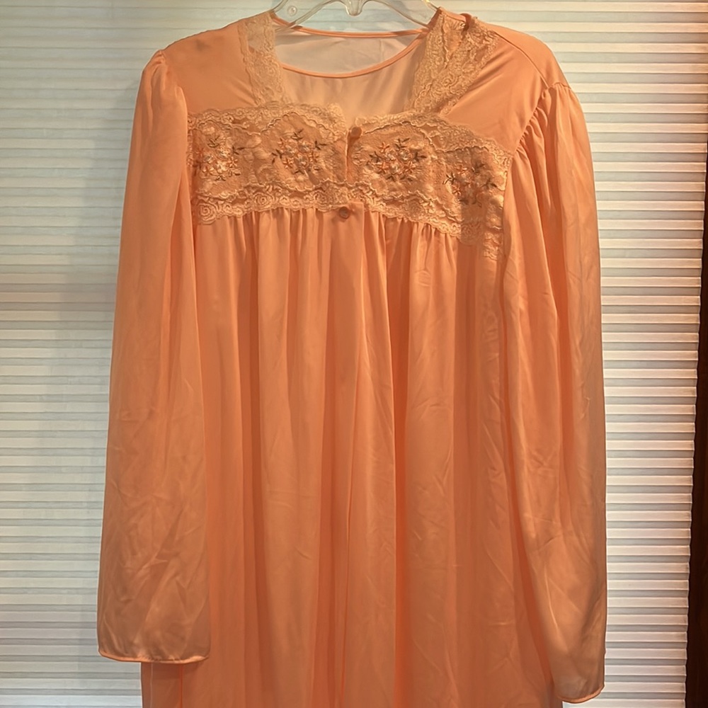 Shadowline full length nightgown and robe set, peachy pink, size small.